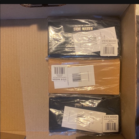 Steve Madden fold wallet - Picture 3 of 4